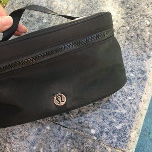 Lululemon Oval Top-Access Women's large storage bag
